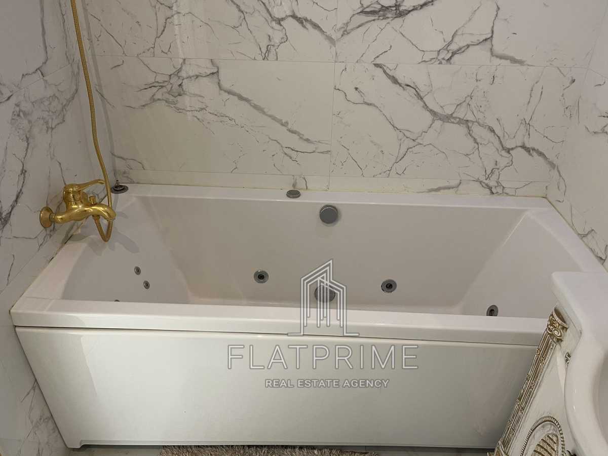 Аренда 1-комнатной квартиры 56 м², Евгения Коновальца ул., 34А