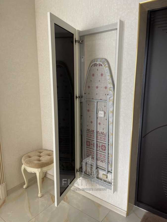 Аренда 1-комнатной квартиры 56 м², Евгения Коновальца ул., 34А