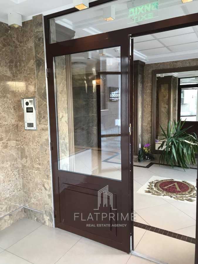 Аренда 1-комнатной квартиры 56 м², Евгения Коновальца ул., 34А