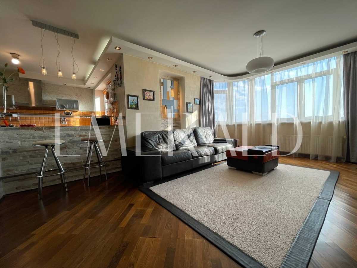 Оренда 3-кімнатної квартири 145 м², Анни Ахматової вул., 13