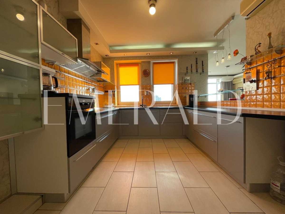 Оренда 3-кімнатної квартири 145 м², Анни Ахматової вул., 13