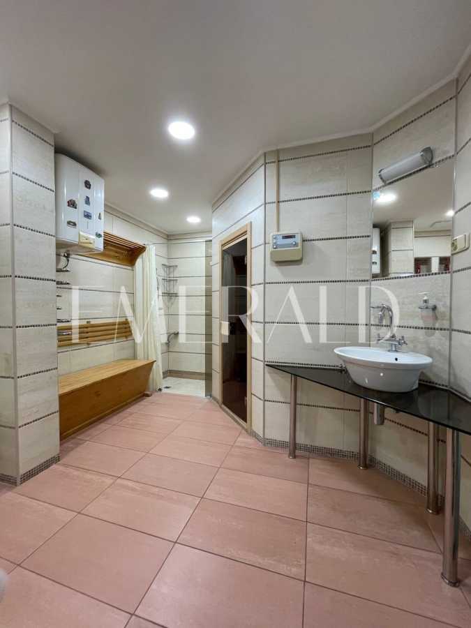 Оренда 3-кімнатної квартири 145 м², Анни Ахматової вул., 13