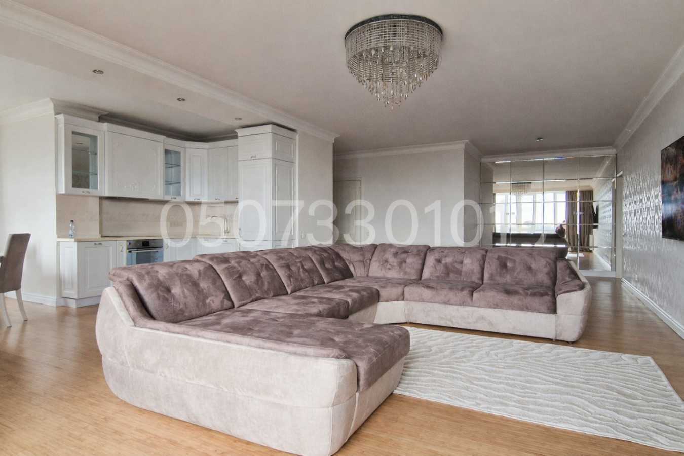 Оренда 3-кімнатної квартири 120 м², Волгоградська вул., 9А