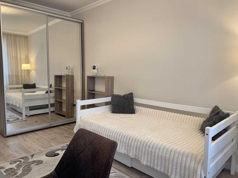 Оренда 3-кімнатної квартири 102 м², Михайла Донця вул., Ломоносова, 58