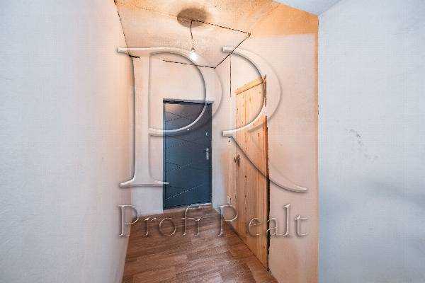 Продаж 1-кімнатної квартири 38 м², Покровська вул., 2/1