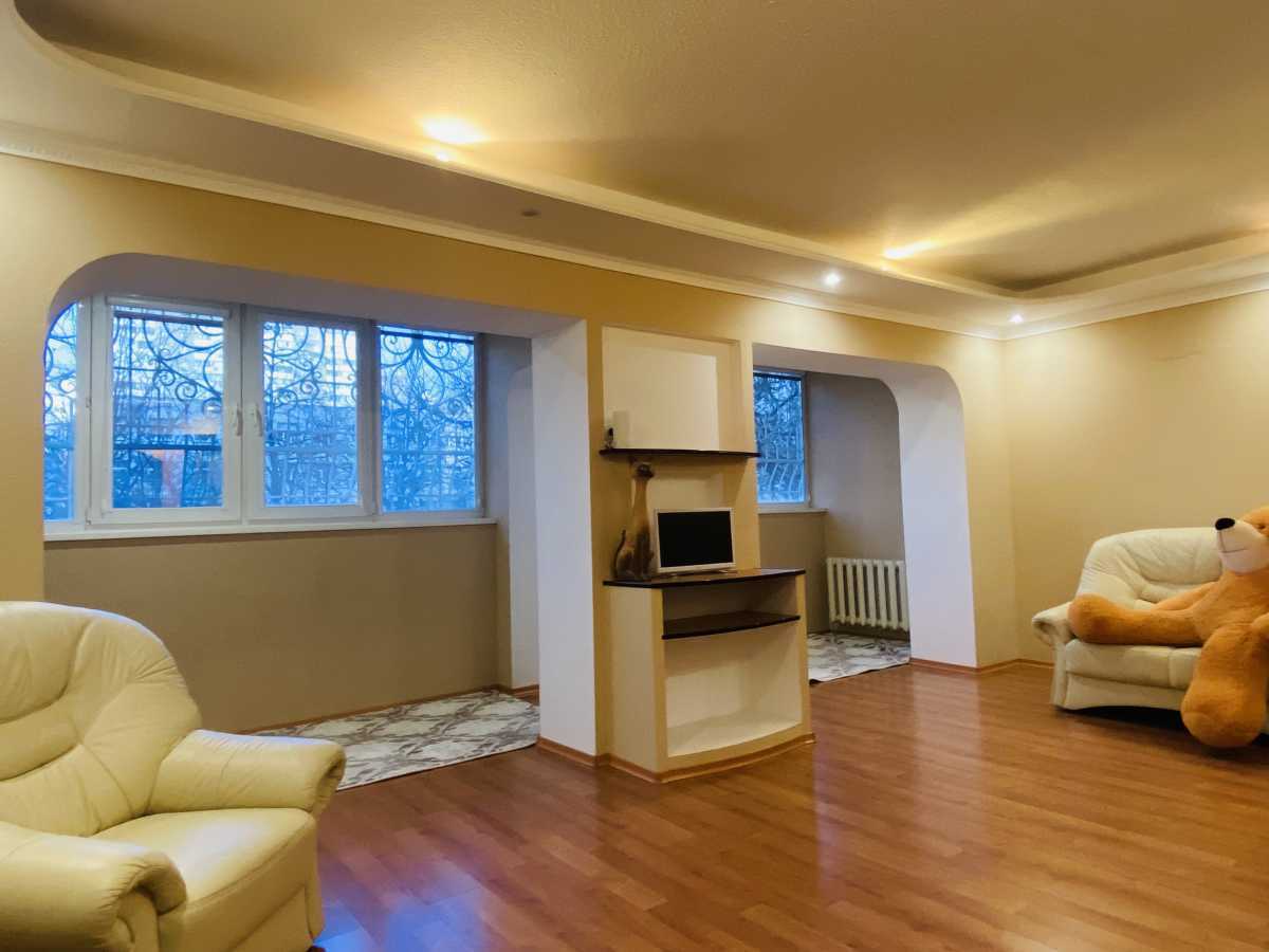 Продажа 3-комнатной квартиры 104 м², Бориса Гмыри ул., 9