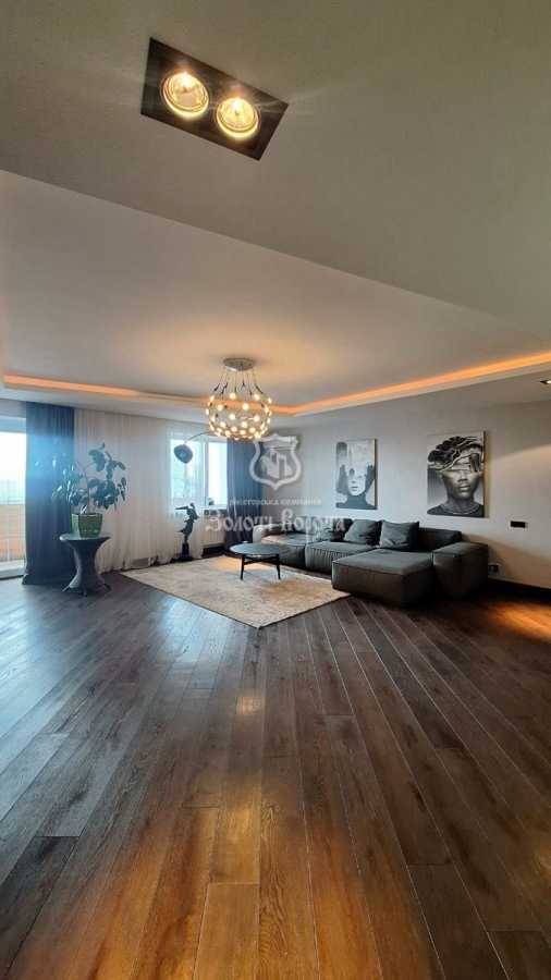 Продаж 3-кімнатної квартири 126.3 м², Незалежності бул., 17