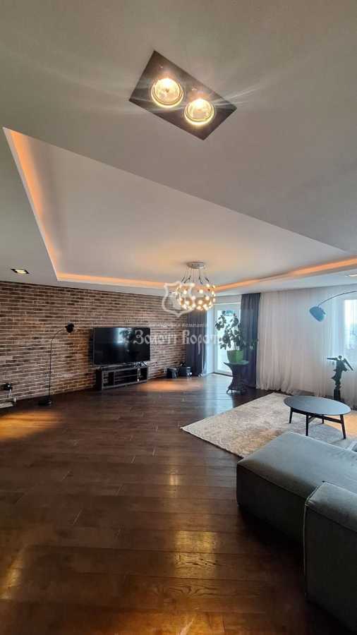 Продаж 3-кімнатної квартири 126.3 м², Незалежності бул., 17