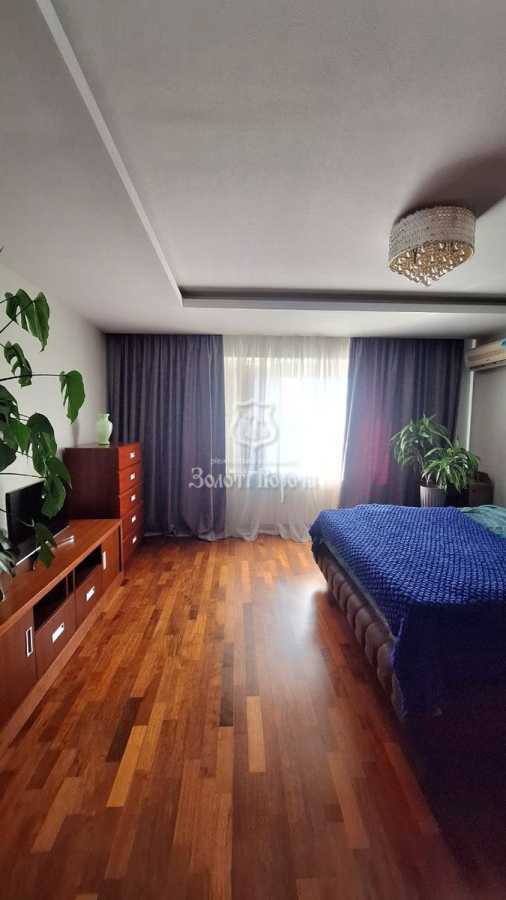 Продаж 3-кімнатної квартири 126.3 м², Незалежності бул., 17