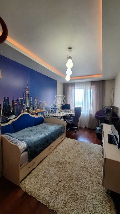 Продаж 3-кімнатної квартири 126.3 м², Незалежності бул., 17