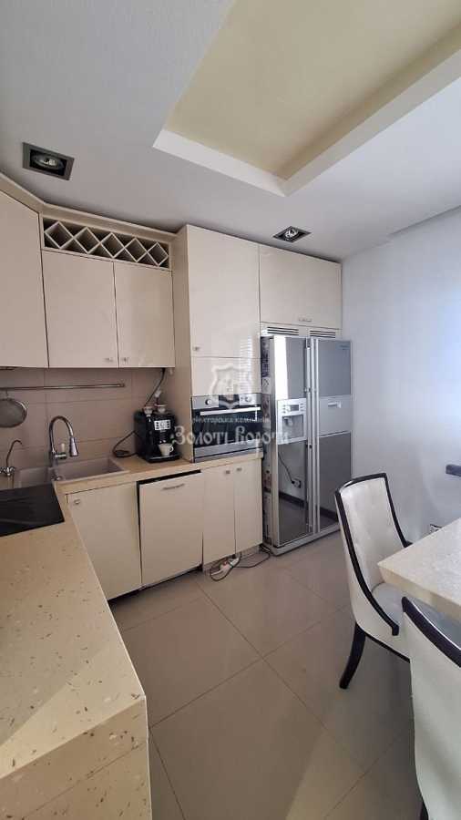 Продаж 3-кімнатної квартири 126.3 м², Незалежності бул., 17