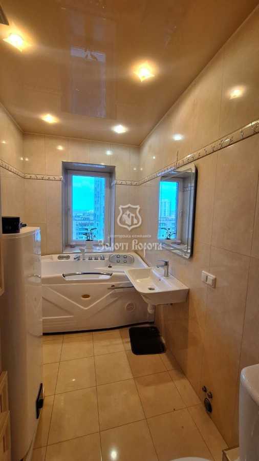 Продаж 3-кімнатної квартири 126.3 м², Незалежності бул., 17