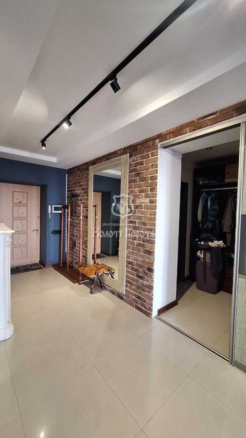 Продаж 3-кімнатної квартири 126.3 м², Незалежності бул., 17