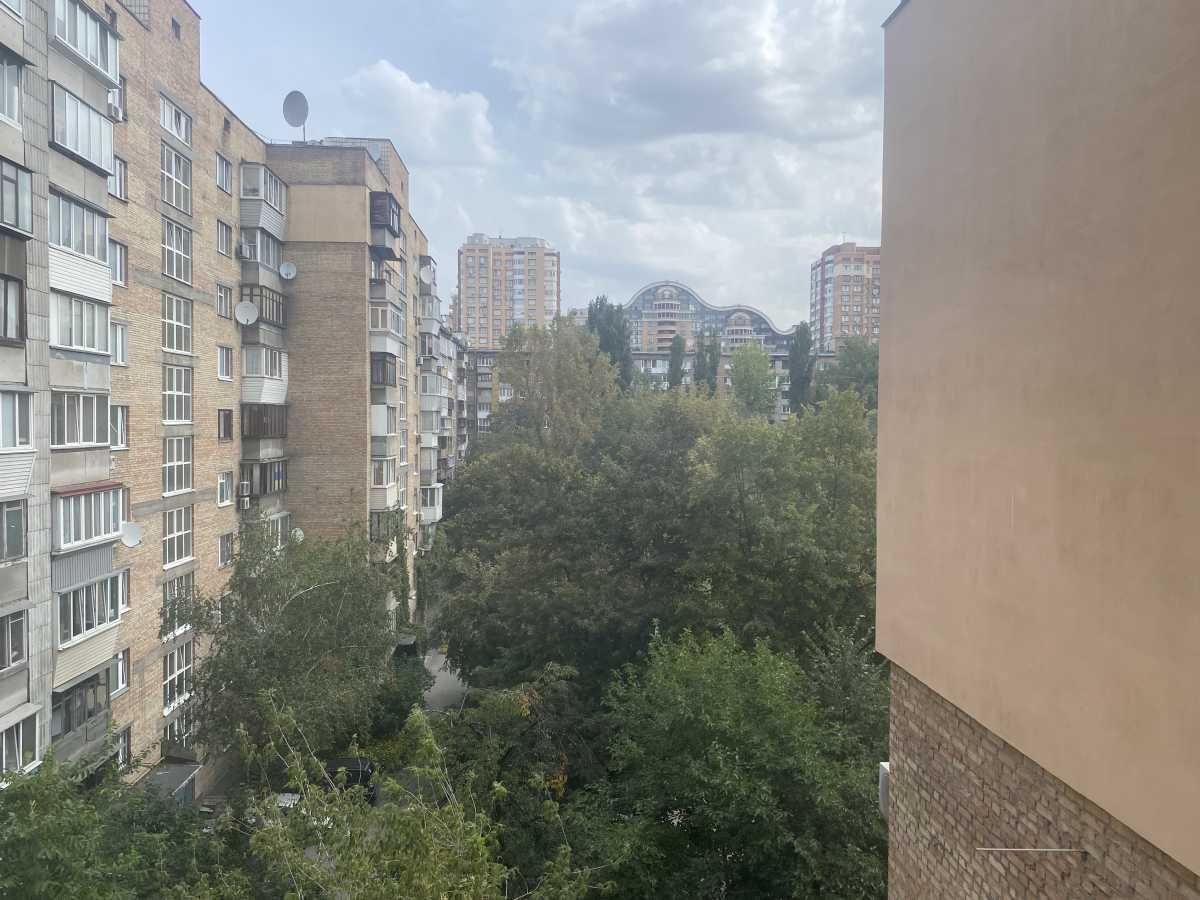 Продажа 2-комнатной квартиры 61 м², Леси Украинки бул., 28А