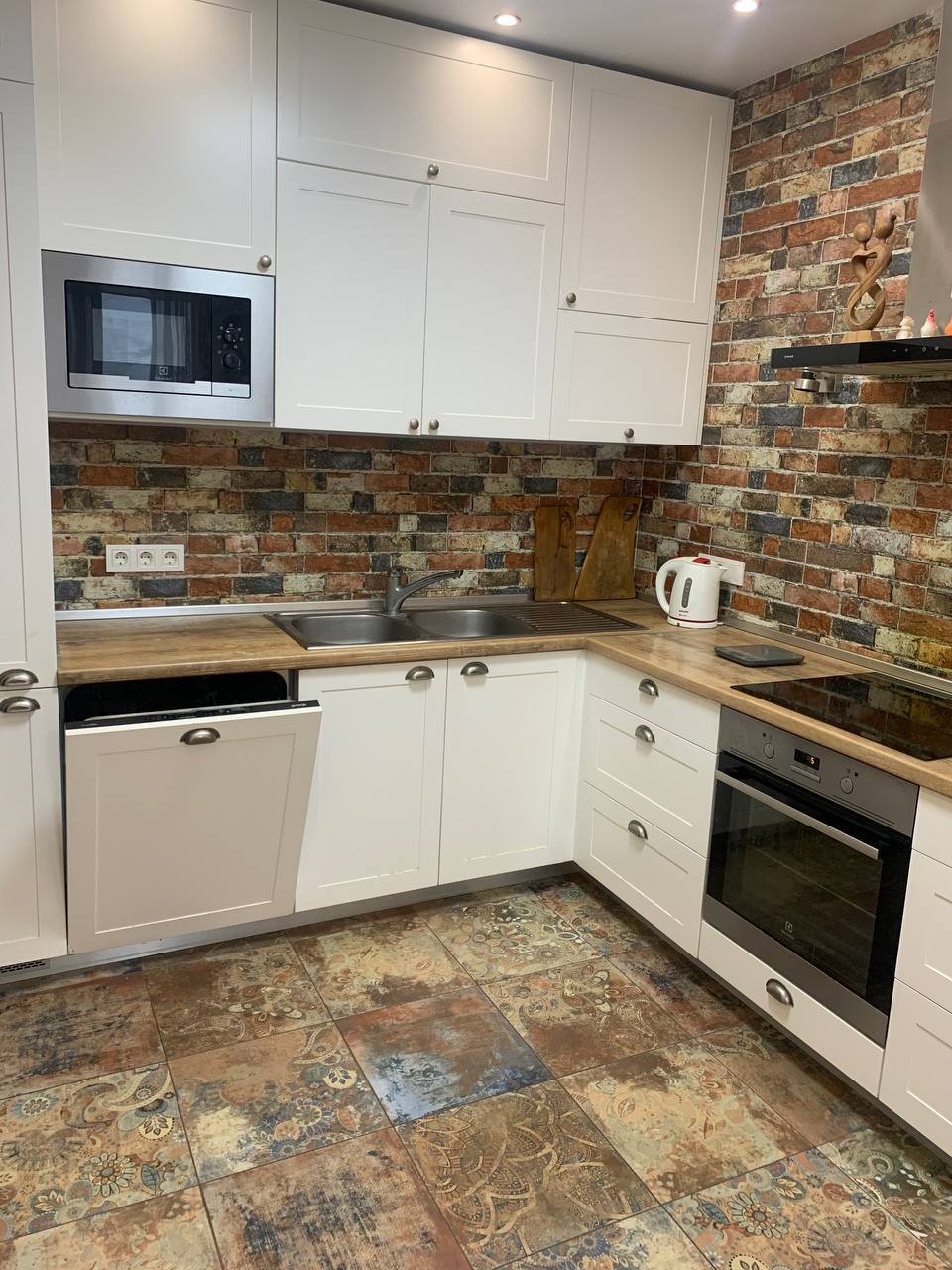 Продажа 2-комнатной квартиры 65 м², Ованеса Туманяна ул., 1