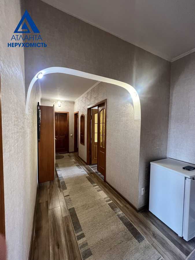 Продажа 3-комнатной квартиры 70.5 м², Соборности просп., 34