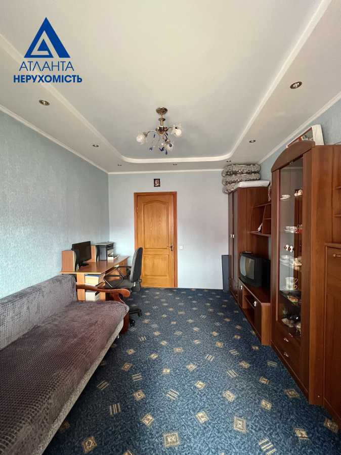 Продажа 3-комнатной квартиры 70.5 м², Соборности просп., 34