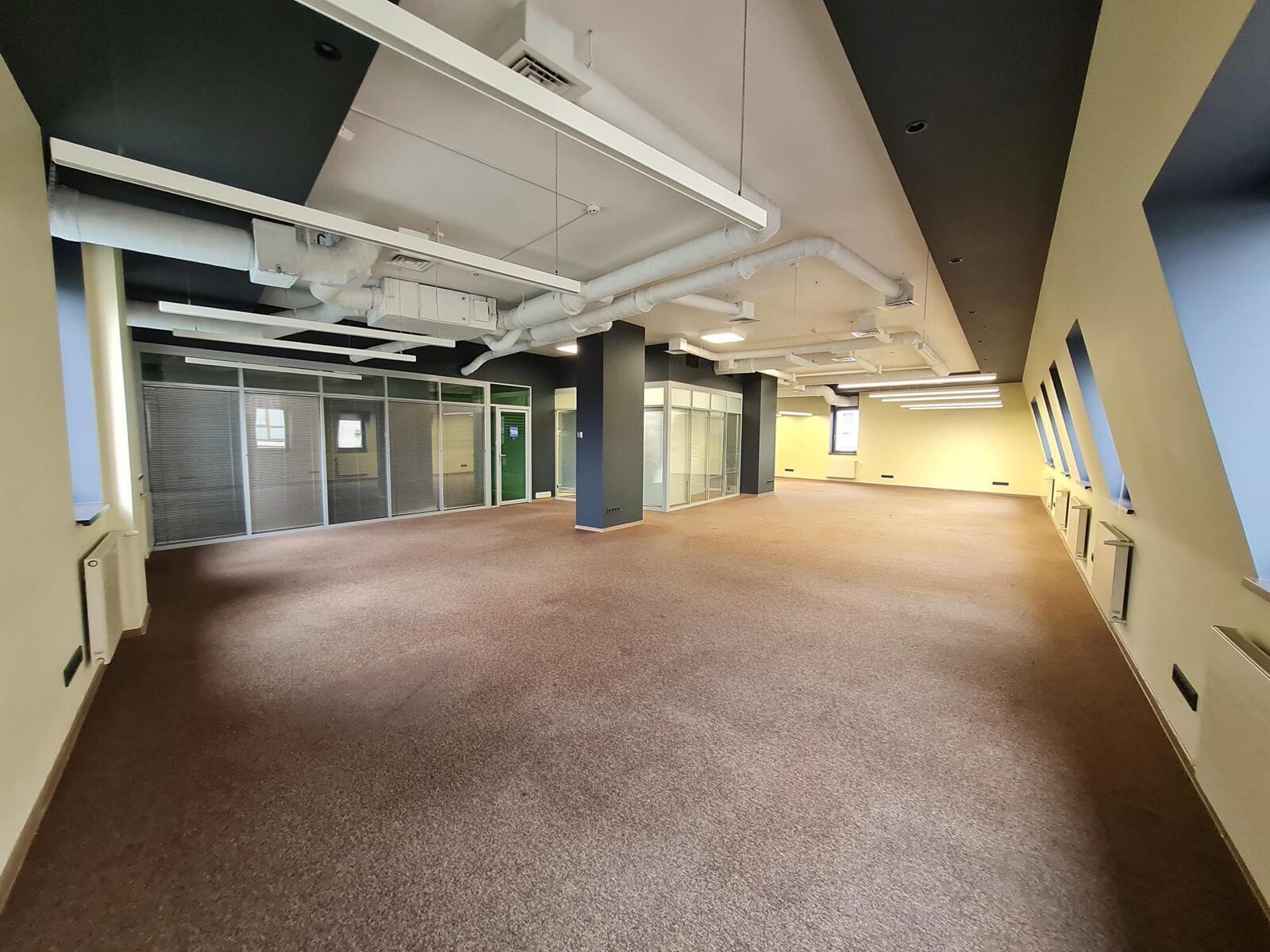 Аренда офиса 700 м², Кирилловская ул.