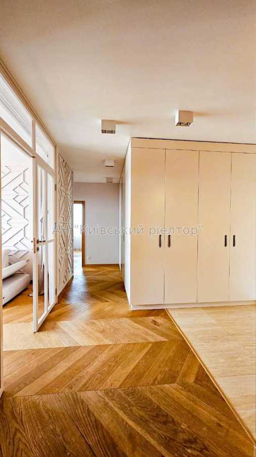 Продажа 3-комнатной квартиры 106.9 м², Голосеевский просп., 95А