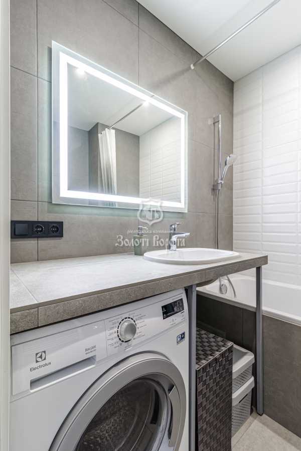 Продажа 2-комнатной квартиры 74.2 м², Академика Киприанова ул., Лебедєва, 1