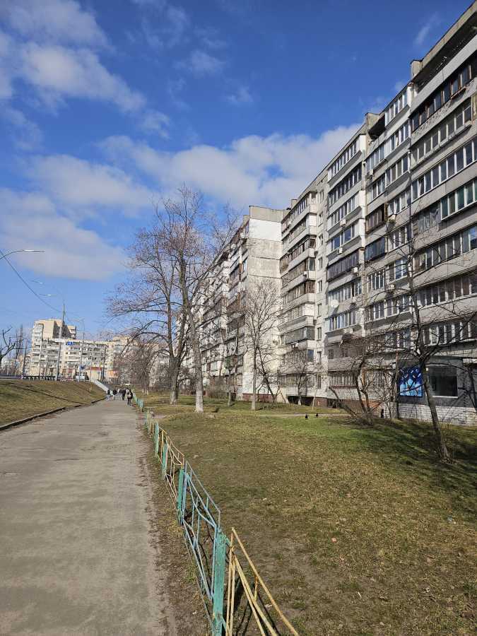 Продажа 3-комнатной квартиры 69.3 м², Героев Сталинграда просп., 48