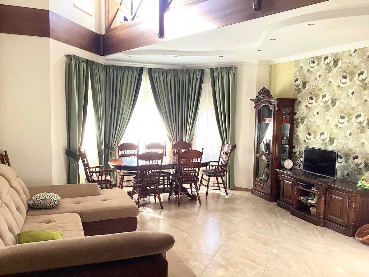 Продажа дома 221 м², квіткова