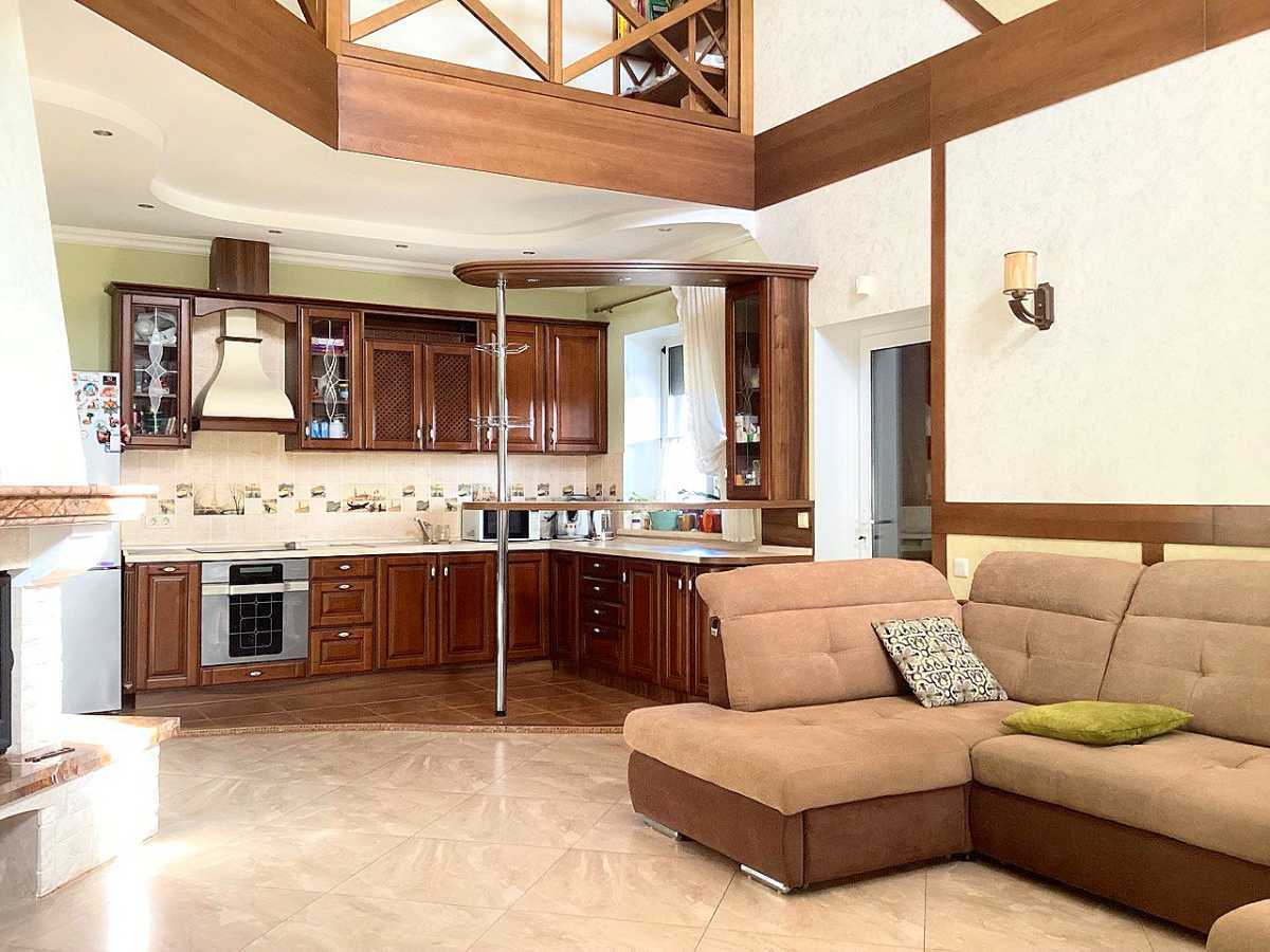 Продажа дома 221 м², квіткова