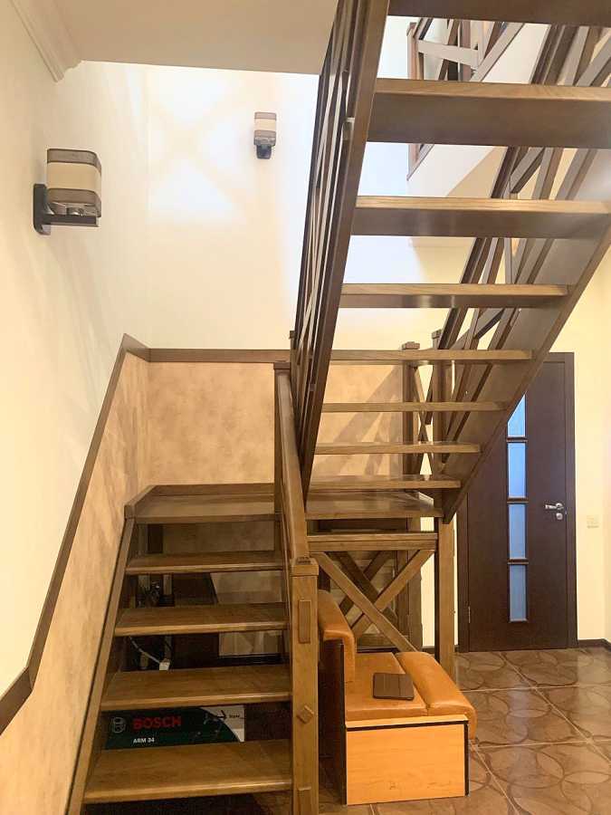 Продажа дома 221 м², квіткова