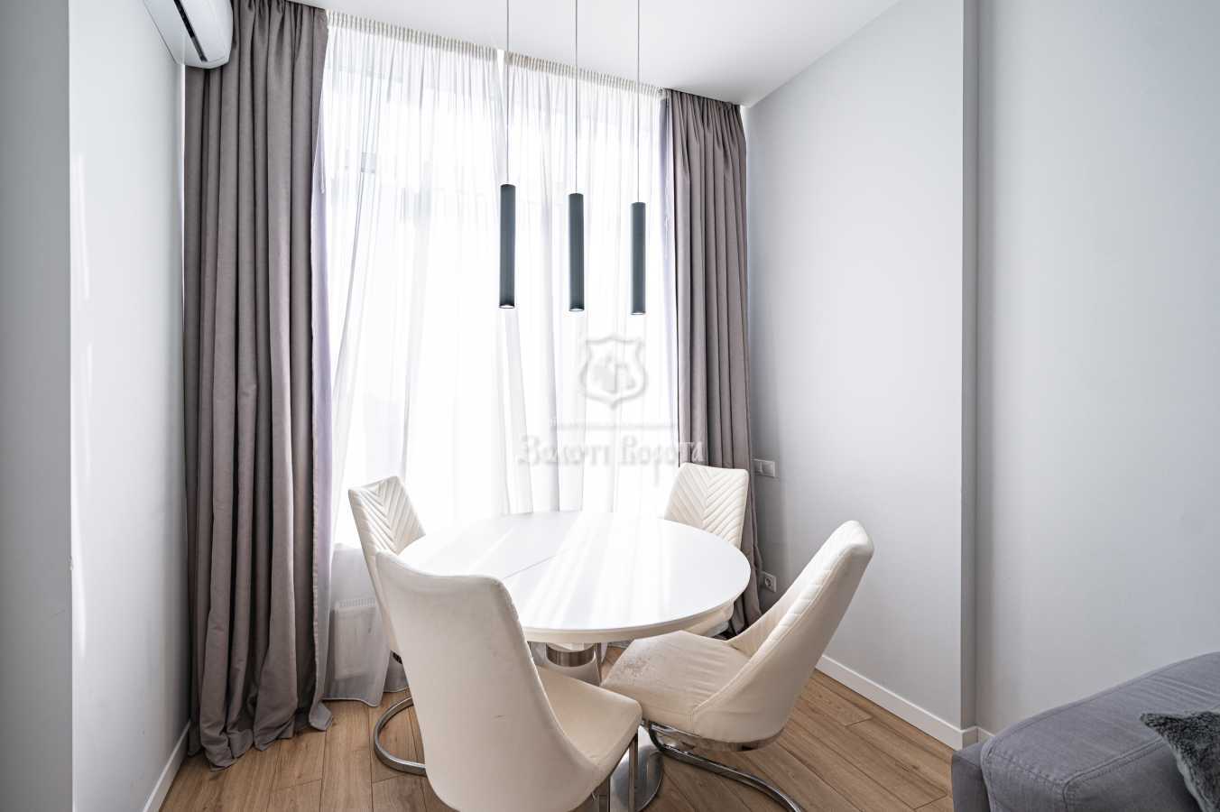 Продажа 2-комнатной квартиры 70.2 м², Евгения Коновальца ул., 44А