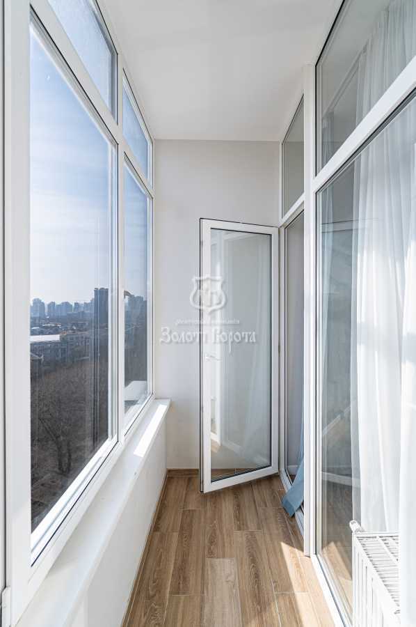 Продажа 2-комнатной квартиры 70.2 м², Евгения Коновальца ул., 44А