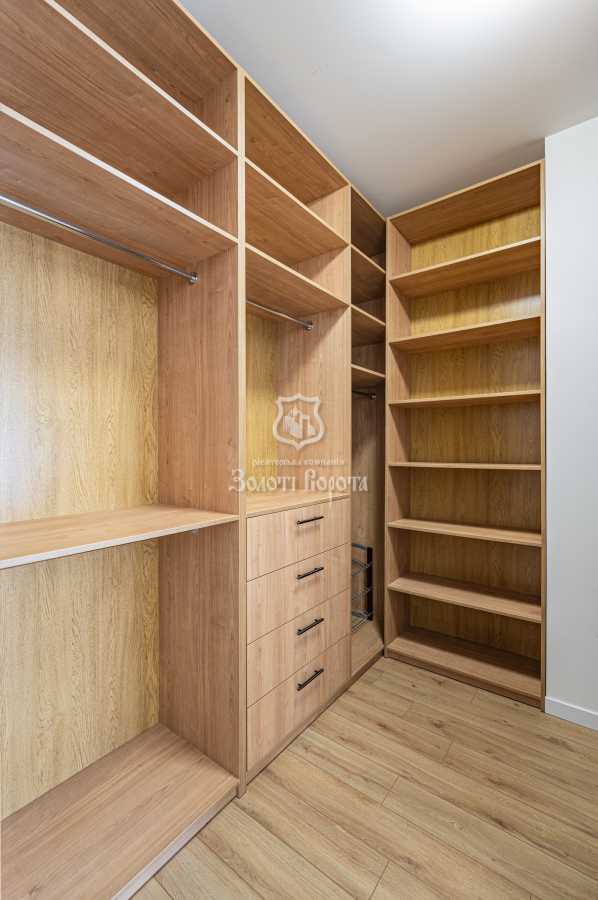 Продажа 2-комнатной квартиры 70.2 м², Евгения Коновальца ул., 44А