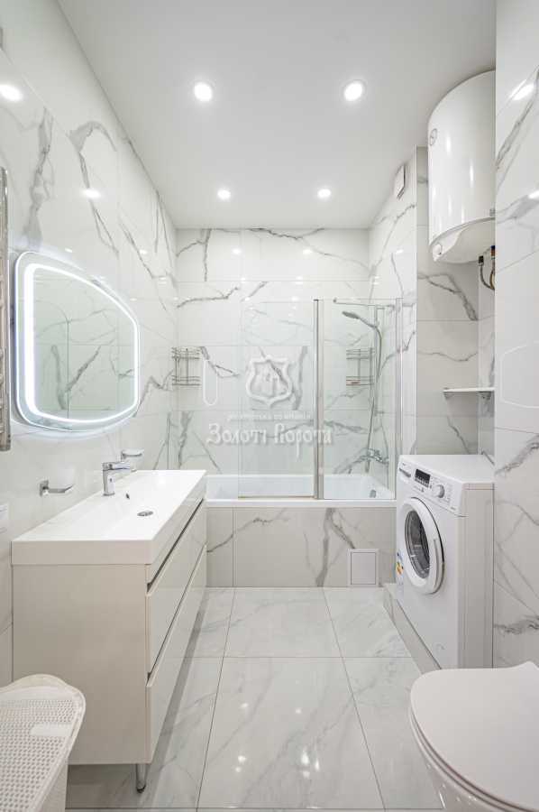 Продажа 2-комнатной квартиры 70.2 м², Евгения Коновальца ул., 44А