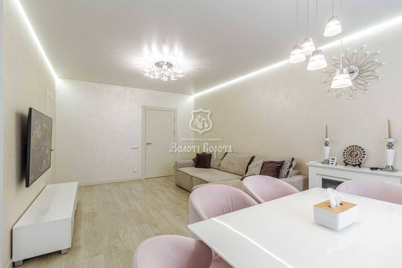 Продаж 3-кімнатної квартири 112 м², Метрологічна вул., 54
