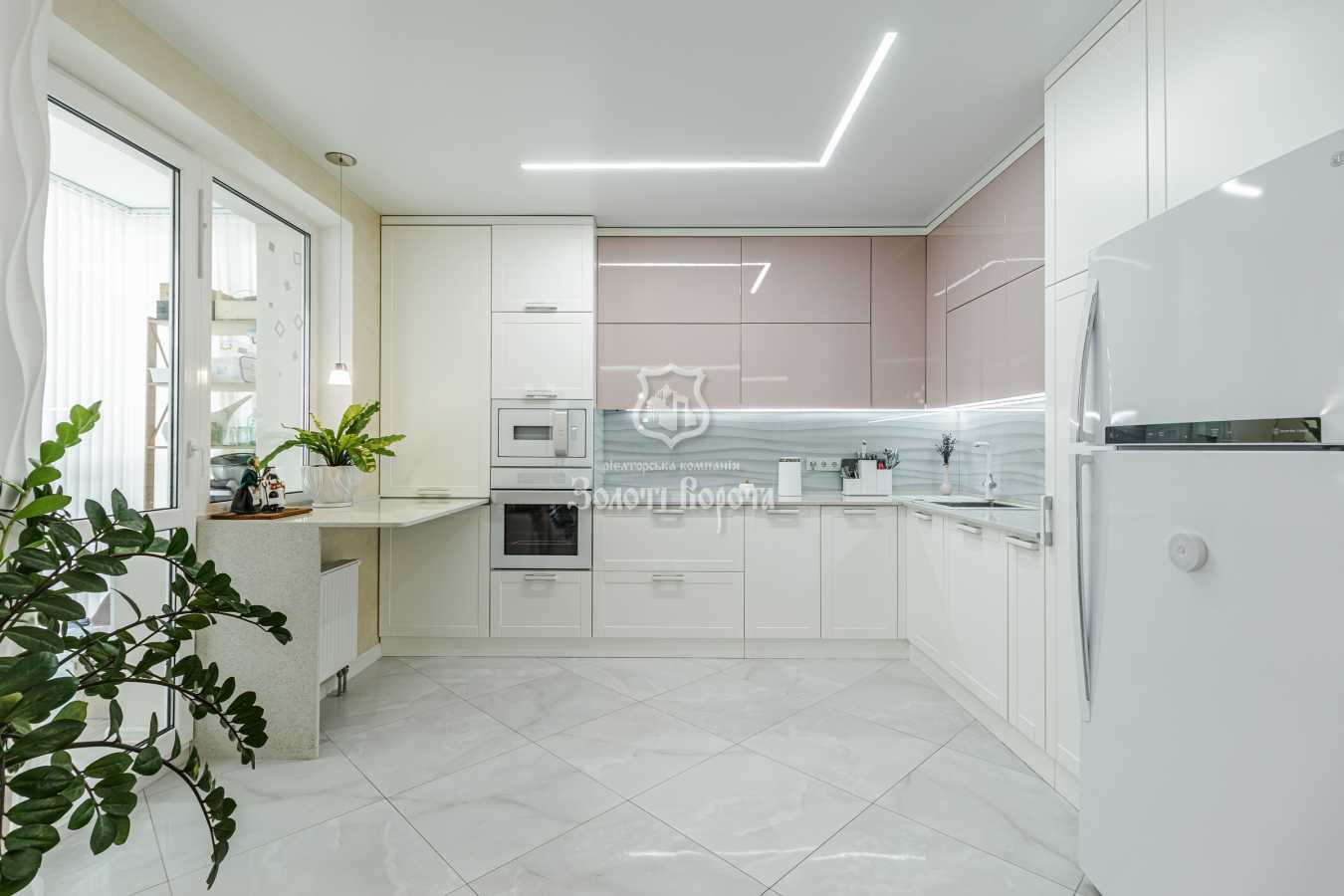 Продаж 3-кімнатної квартири 112 м², Метрологічна вул., 54