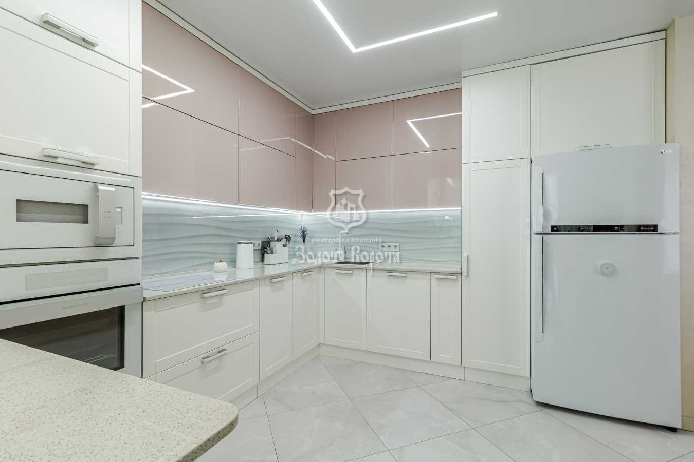 Продаж 3-кімнатної квартири 112 м², Метрологічна вул., 54