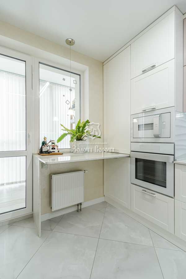 Продаж 3-кімнатної квартири 112 м², Метрологічна вул., 54