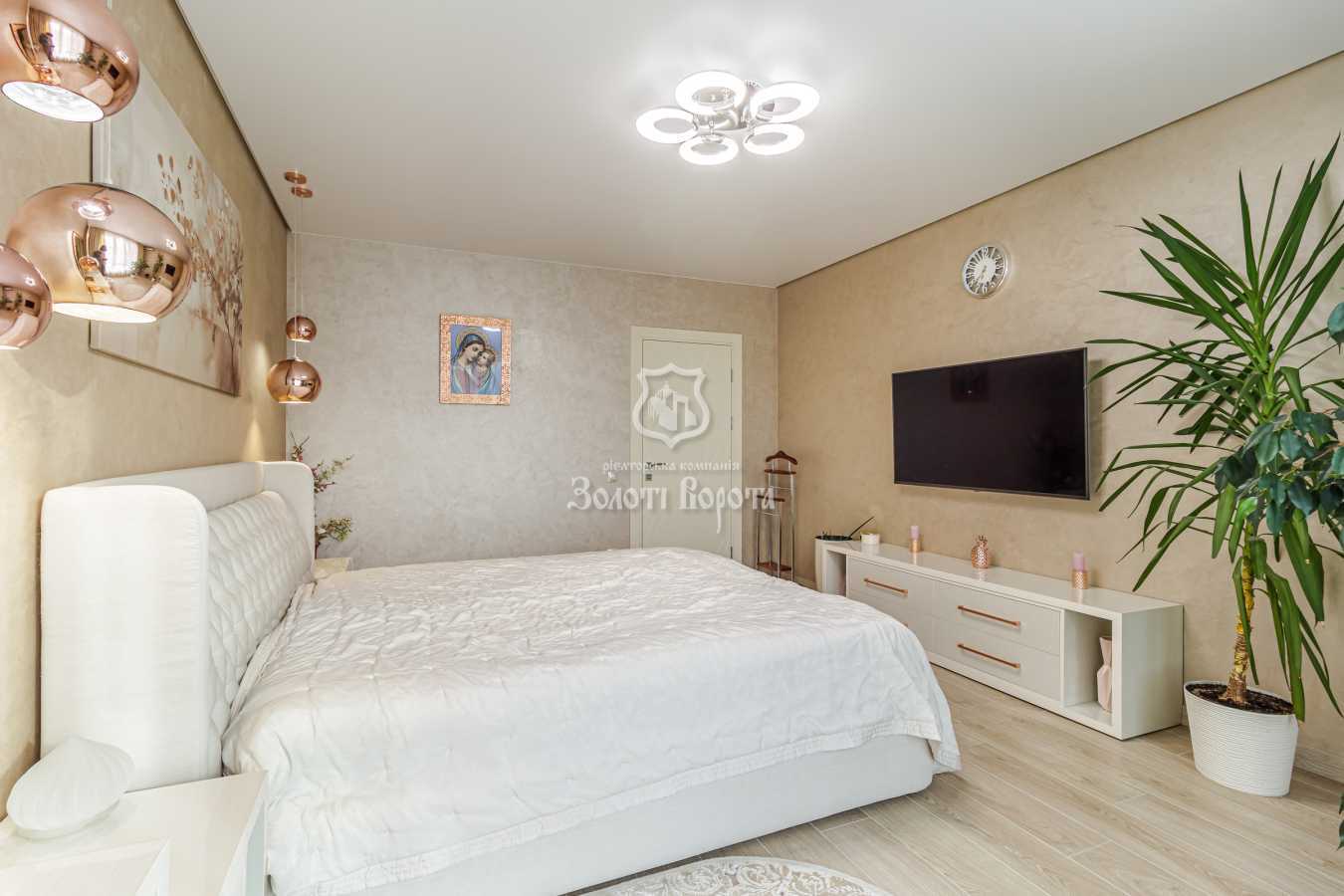 Продаж 3-кімнатної квартири 112 м², Метрологічна вул., 54