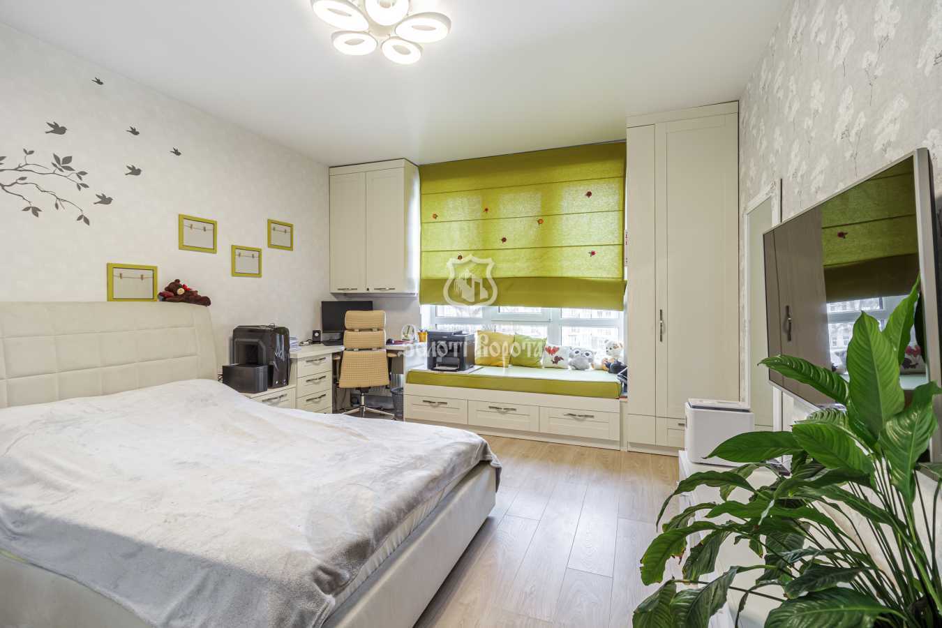 Продаж 3-кімнатної квартири 112 м², Метрологічна вул., 54