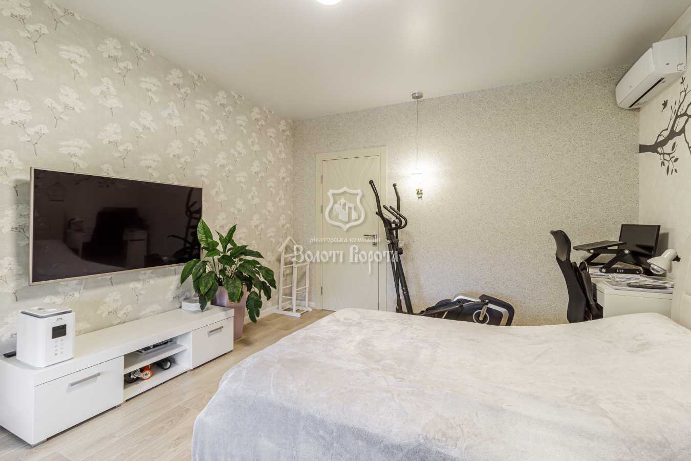 Продаж 3-кімнатної квартири 112 м², Метрологічна вул., 54