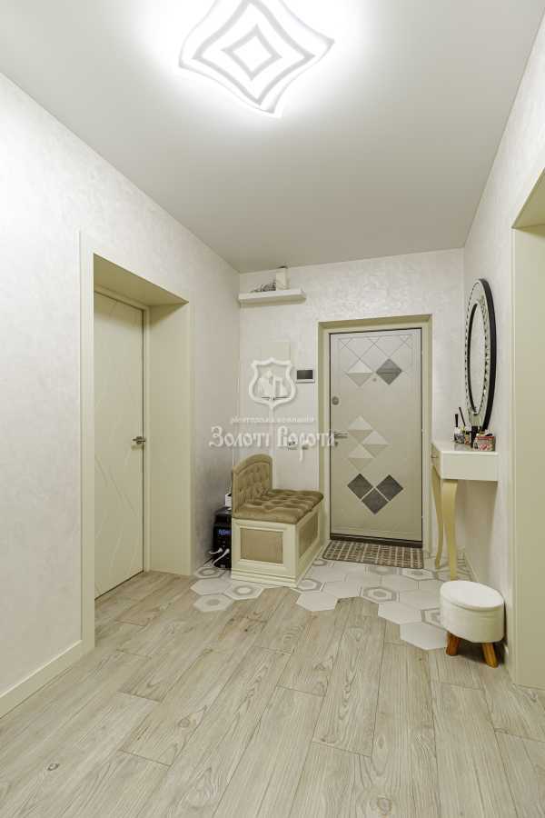 Продаж 3-кімнатної квартири 112 м², Метрологічна вул., 54