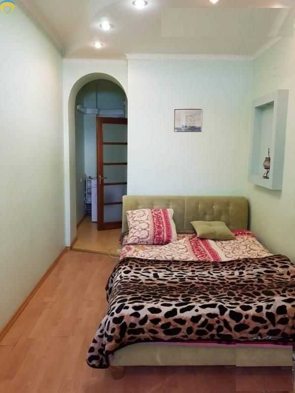 Продаж 2-кімнатної квартири 75 м², Греческая вул.