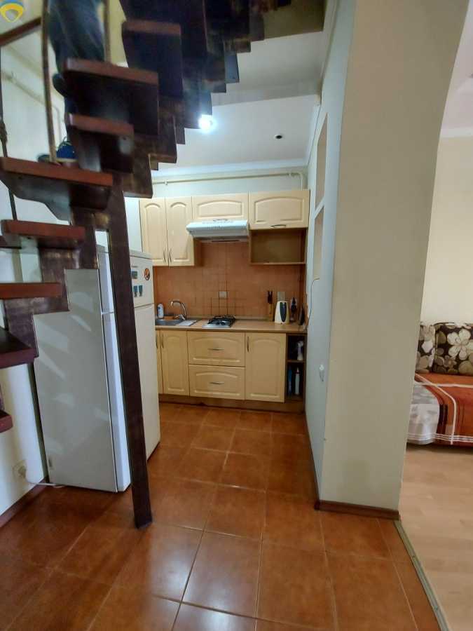 Продаж 2-кімнатної квартири 75 м², Греческая вул.