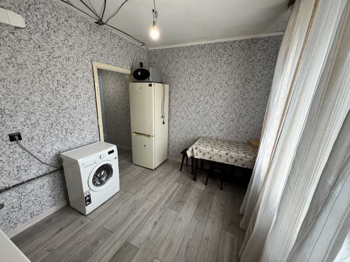 Оренда 2-кімнатної квартири 45 м², Військова вул., 161