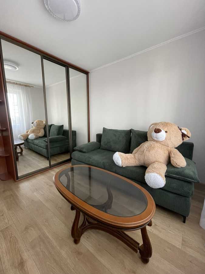 Оренда 2-кімнатної квартири 50 м², Симиренка вул., 12Б