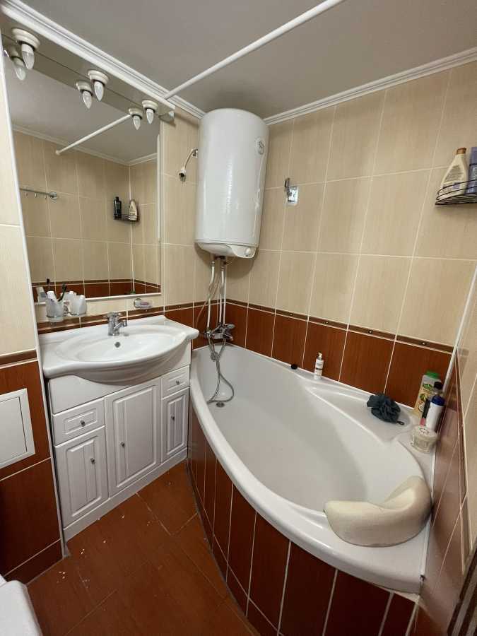 Оренда 2-кімнатної квартири 50 м², Симиренка вул., 12Б