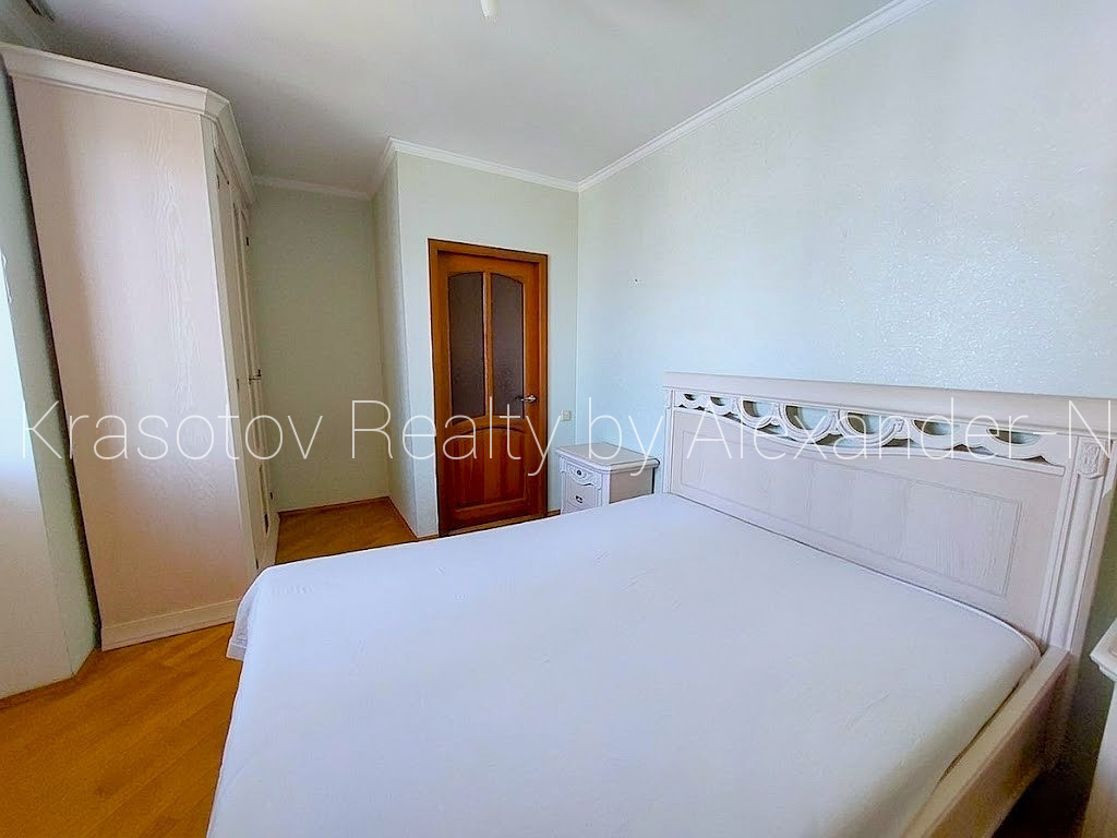 Продажа 3-комнатной квартиры 65 м², Инглези ул., 3/3