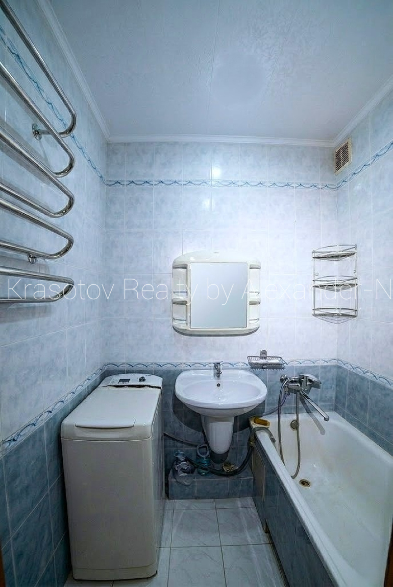 Продажа 3-комнатной квартиры 65 м², Инглези ул., 3/3