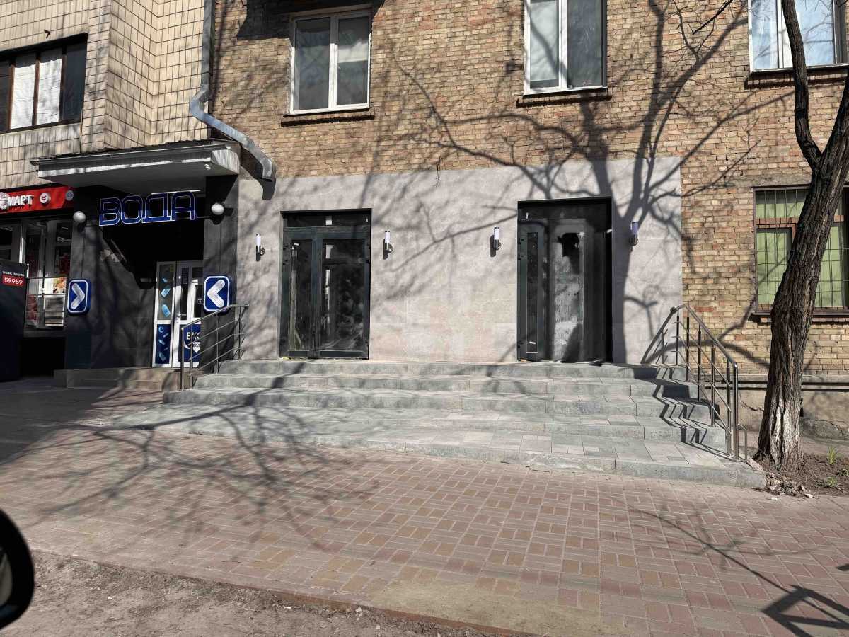 Продажа другого торгового помещения 80 м², Михаила Бойчука ул., 25