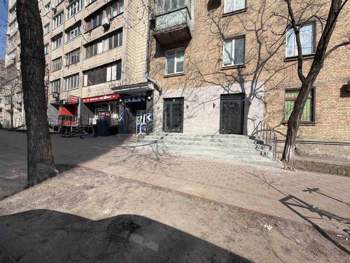 Продажа другого торгового помещения 80 м², Михаила Бойчука ул., 25