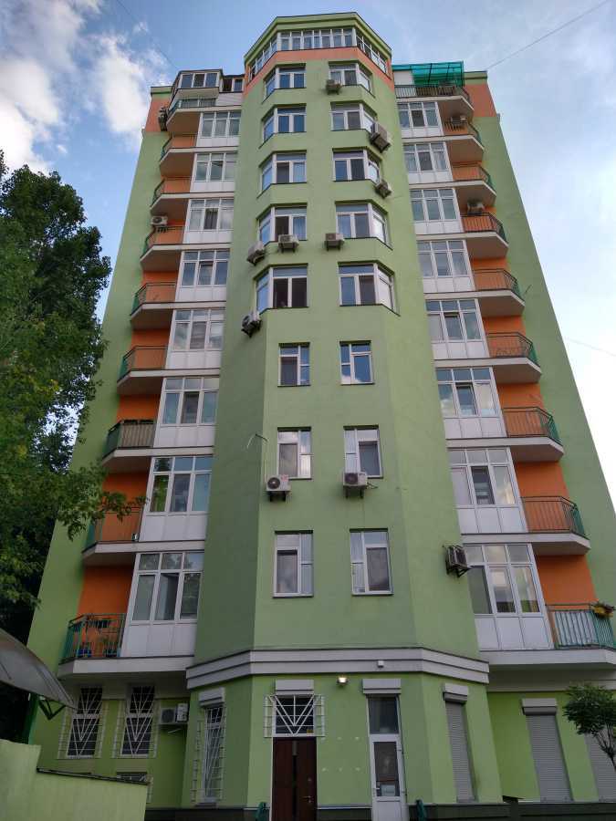 Аренда 3-комнатной квартиры 108.8 м², Кирилловская ул.